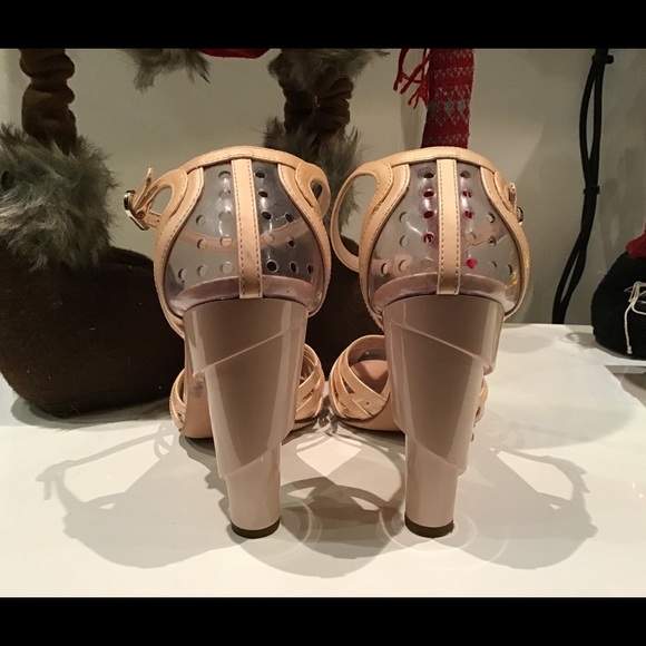 CHANEL Blush Pink Spiral Architectural Pumps - Picture 3 of 8